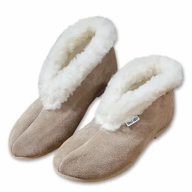 Dámske uzavreté šľapky s ovčou vlnou Kapučíno