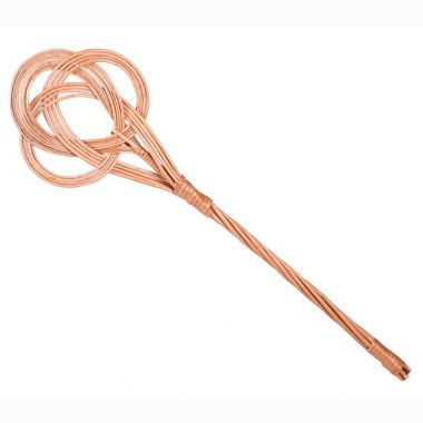 Prútený klopač na koberce