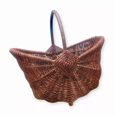 Prútený košík na česanie