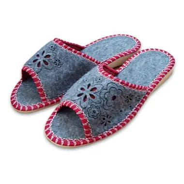 Dámské šľapky filcové otvorené