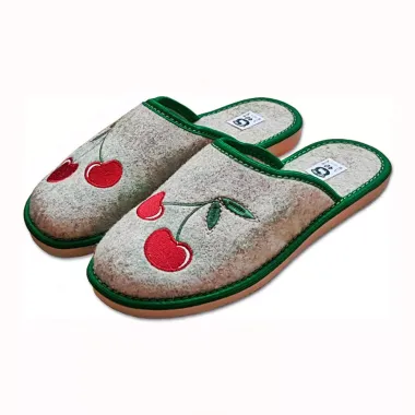 Šľapky filcové uzavreté s čerešňami