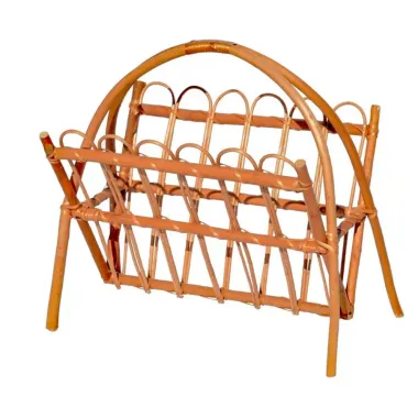 Prútený stojan na noviny